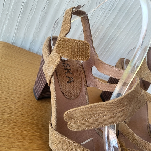 Esska Women’s 38 Anthropologie US 7 - 7.5 Tan Leather Gold Shimmer Strappy Heels - Picture 12 of 16